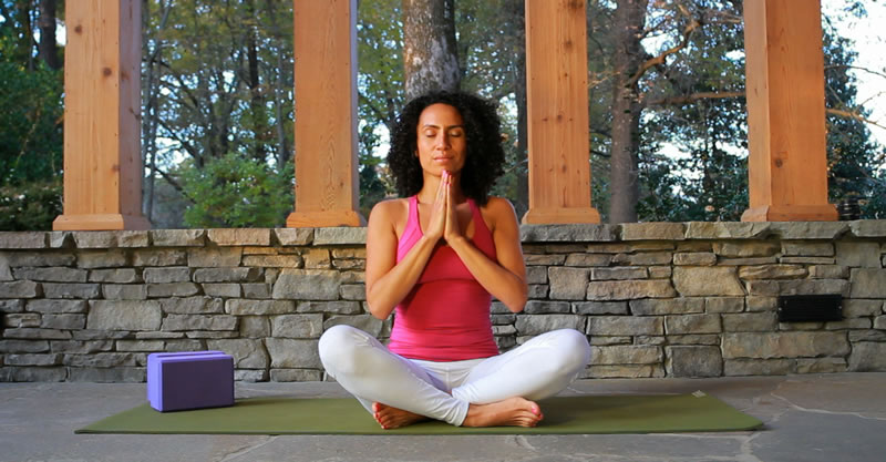 18 Morning Yoga Stretches and Poses to Start Your Day • Yoga Basics